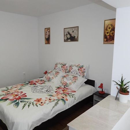 Simoliv Home Otopeni Exterior foto
